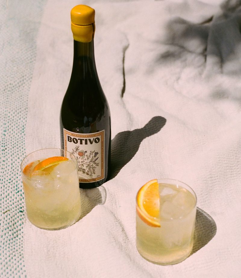 BOTIVO - SLOW SIPPING BOTANICALS  0% ABV