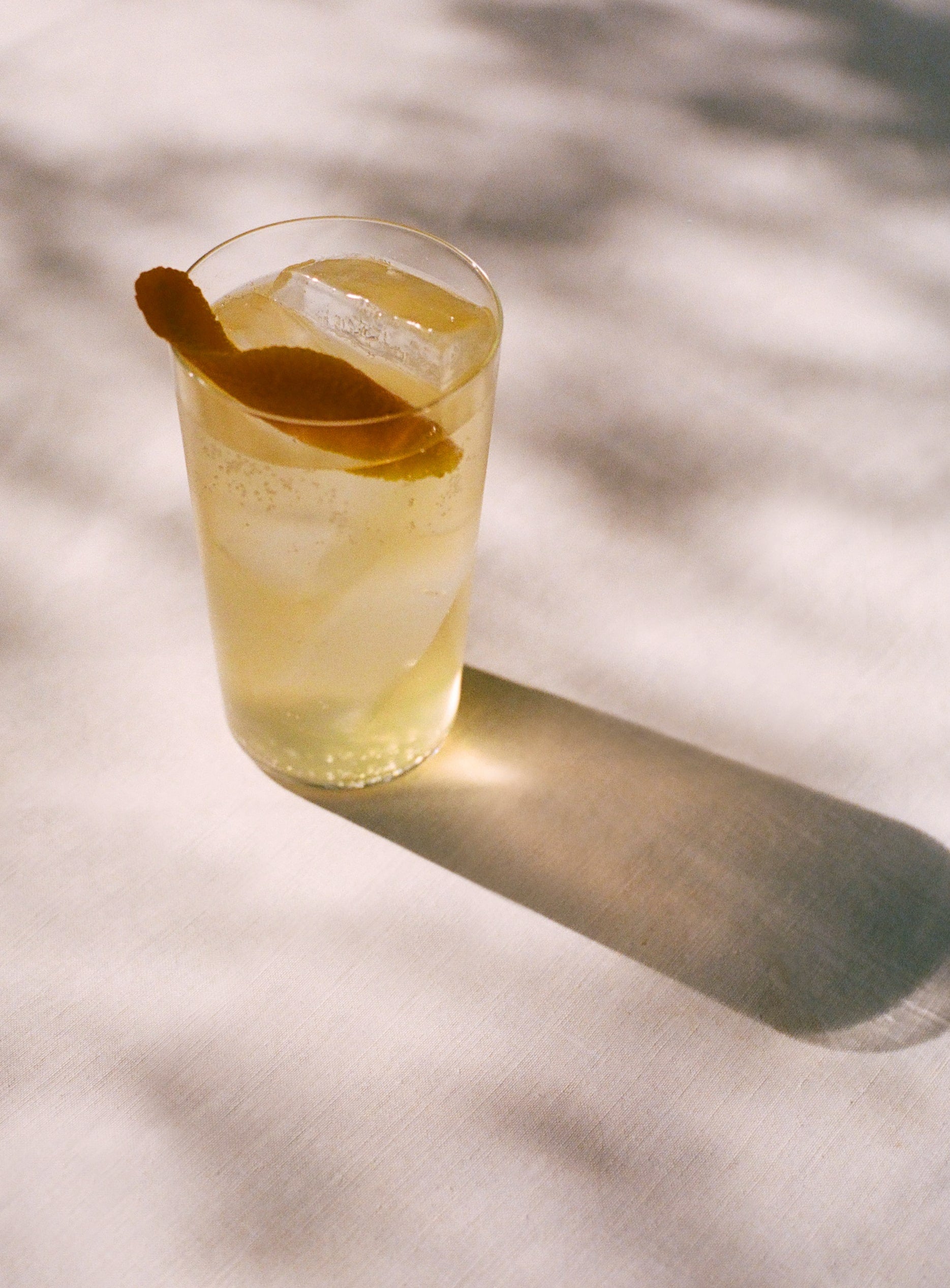 BOTIVO - SLOW SIPPING BOTANICALS  0% ABV