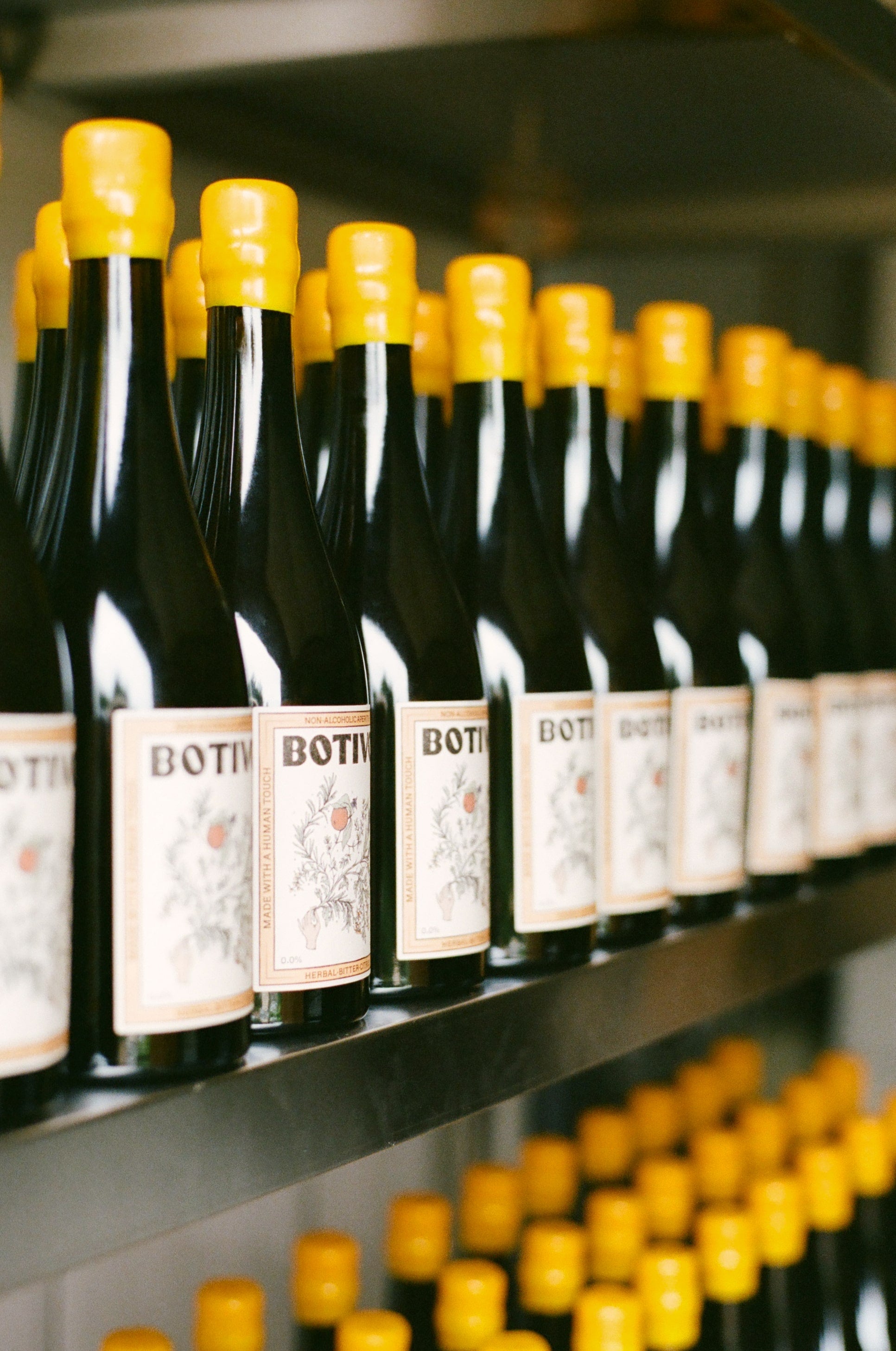 BOTIVO - SLOW SIPPING BOTANICALS  0% ABV