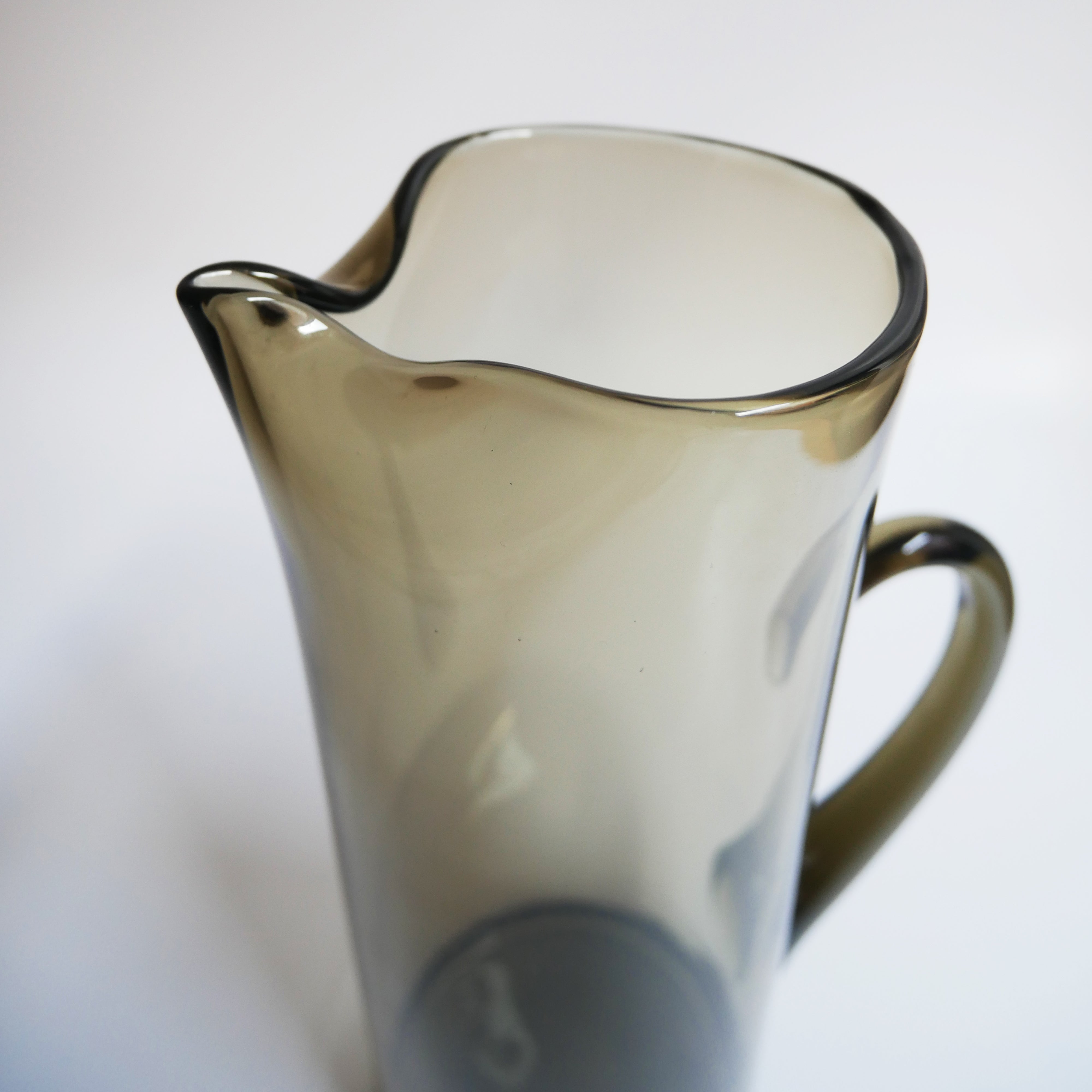 VINTAGE 1970s SMOKED GLASS WATER JUG
