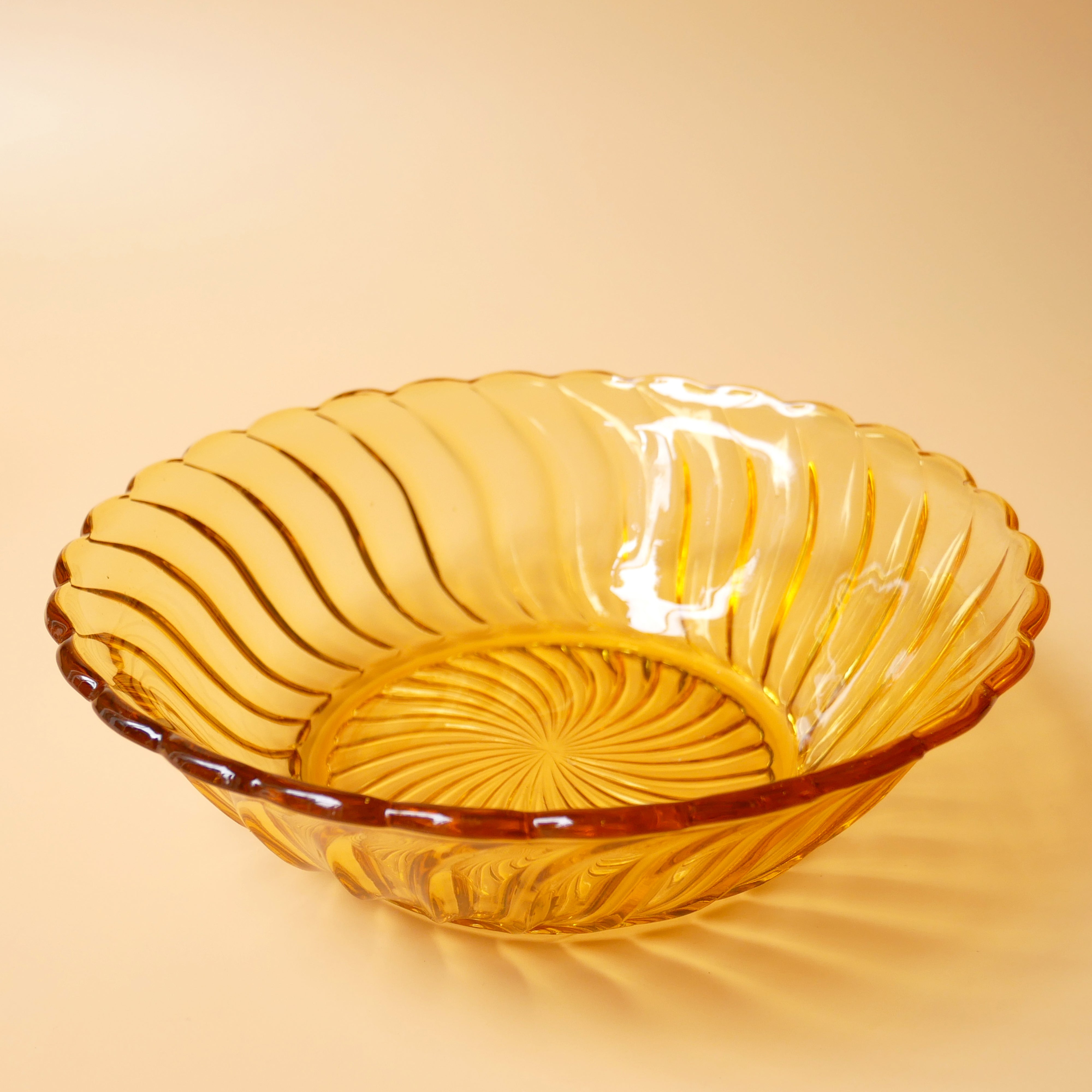 1940s AMBER 'BAGLEY GLASS' SERVING DISH, WITH A SET OF 5 DESSERT BOWLS