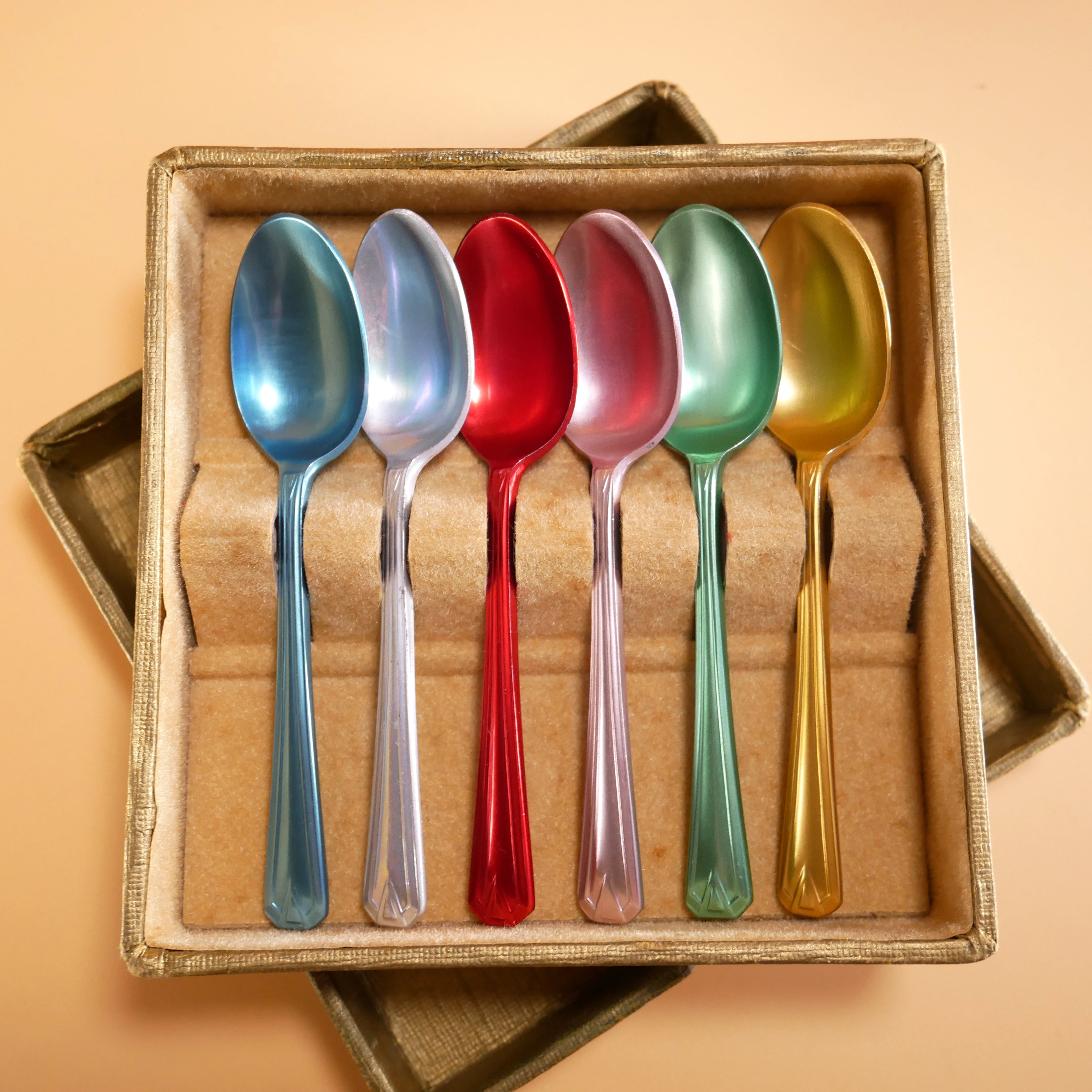 1950's ELKALIFE BOX SET OF COLOURED VINTAGE SPOONS