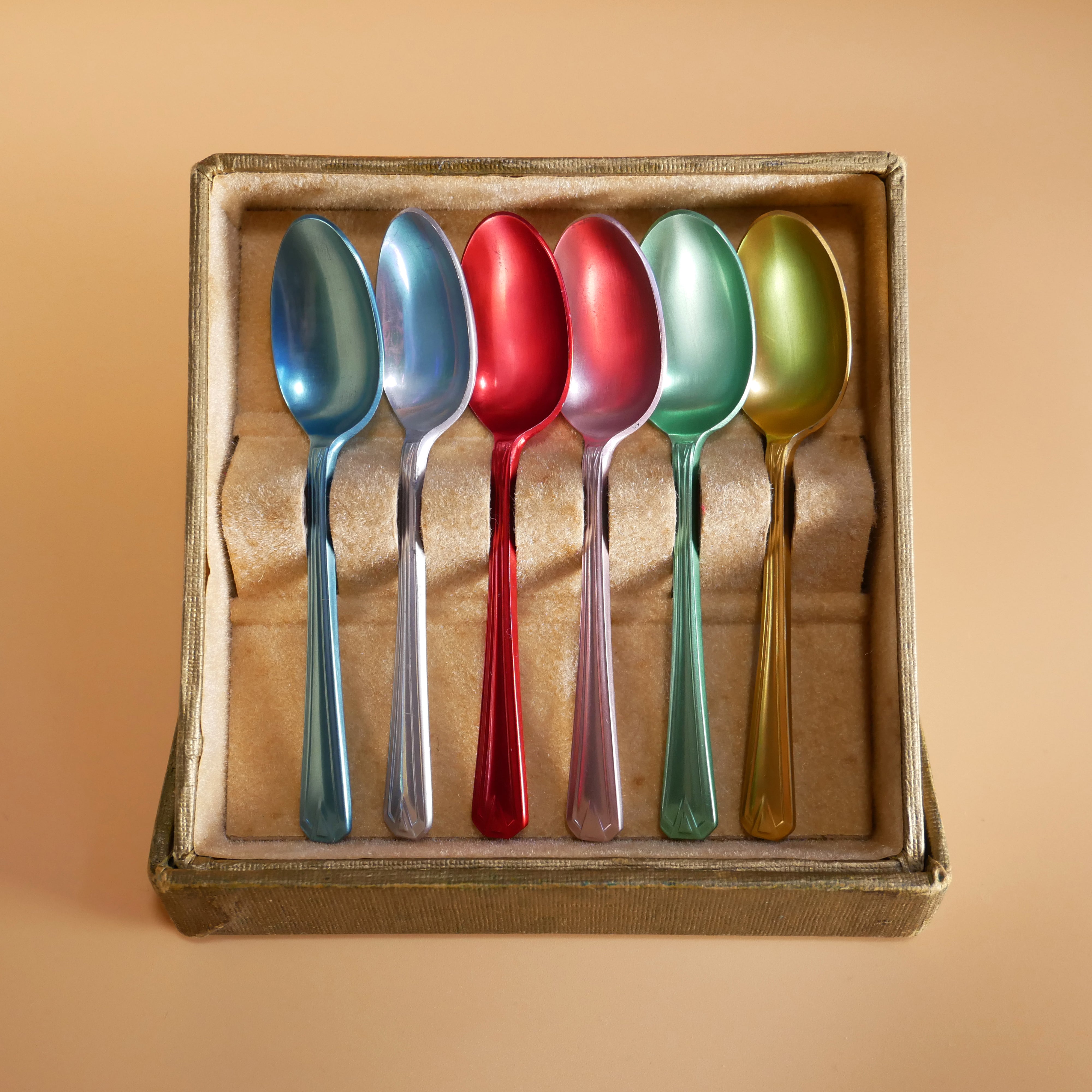 1950's ELKALIFE BOX SET OF COLOURED VINTAGE SPOONS